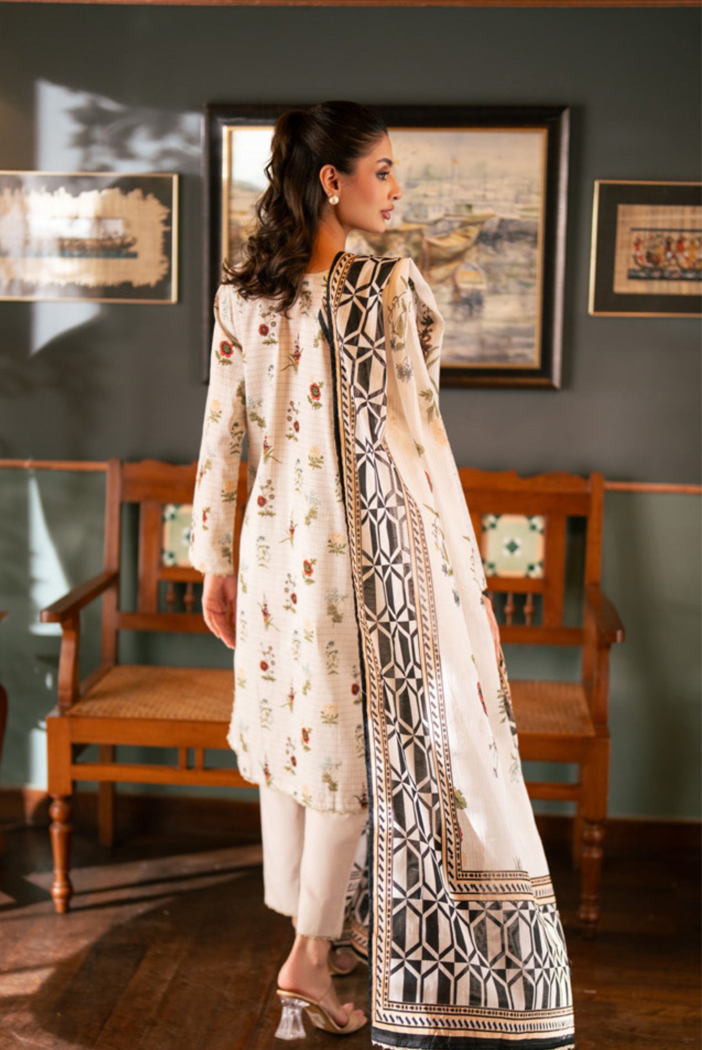 3 Pieces - Regalia Unstitched Off White Bana Dora Lawn Suit