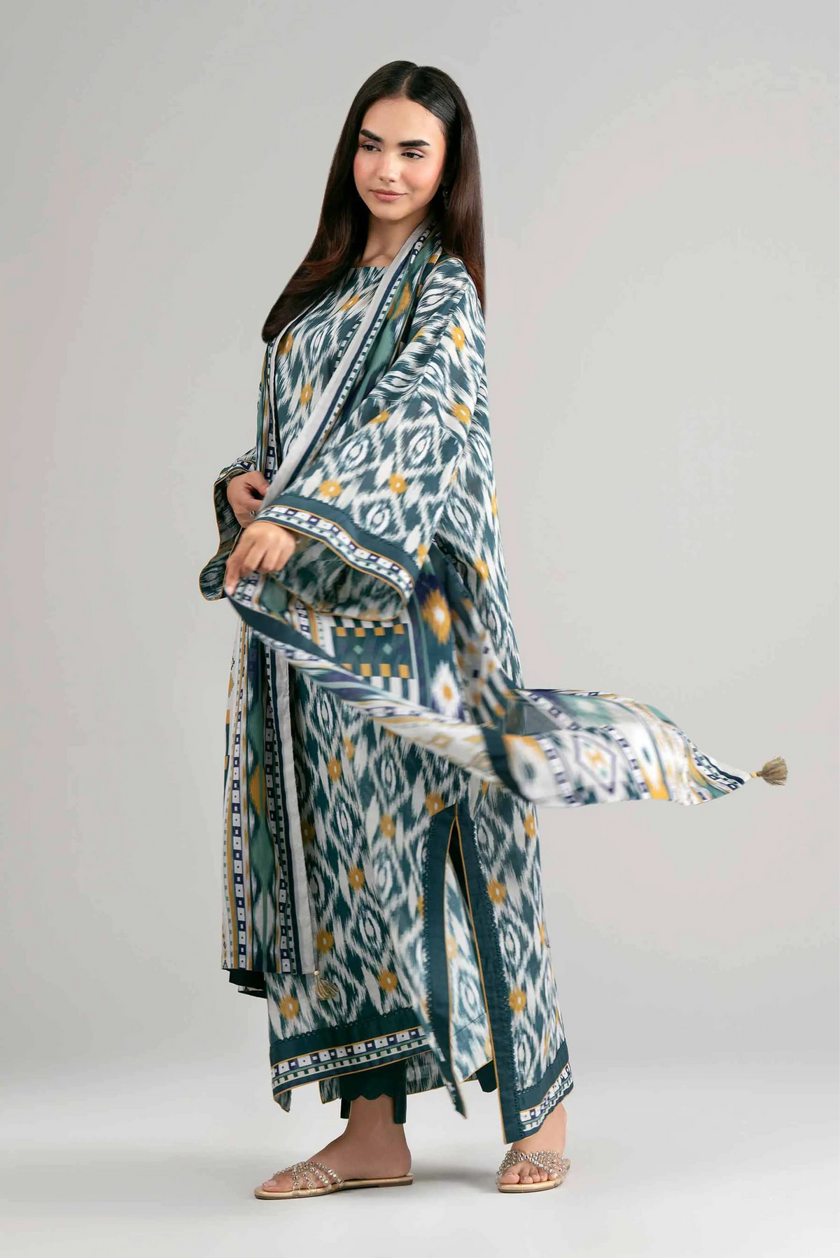 3 Pieces - Nishat Unstitched Light Grey Ladies Khaddar Suit