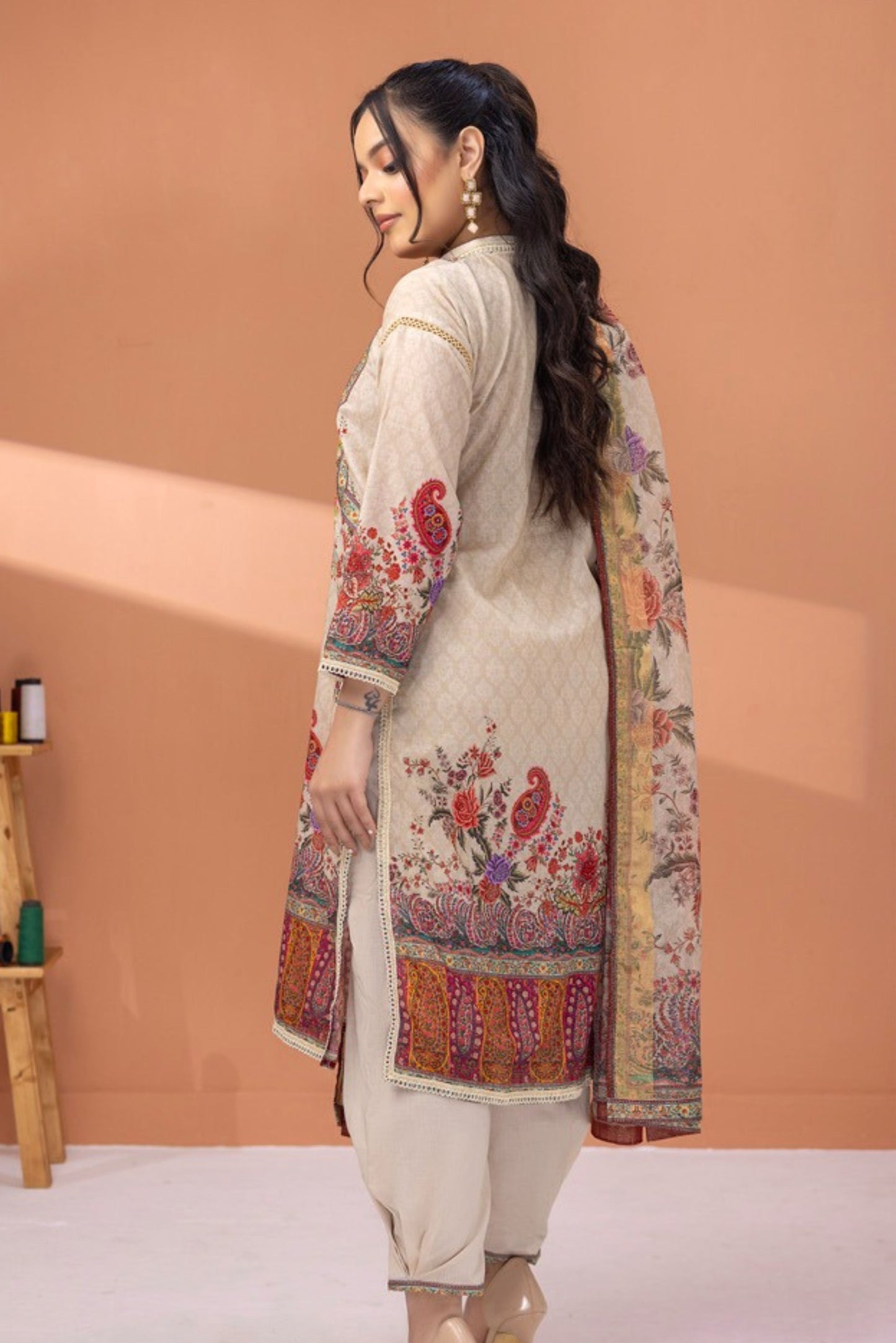 3 Pieces - Regalia Unstitched Skin Fancy Zari Dupatta Printed Shirt Lawn Suit