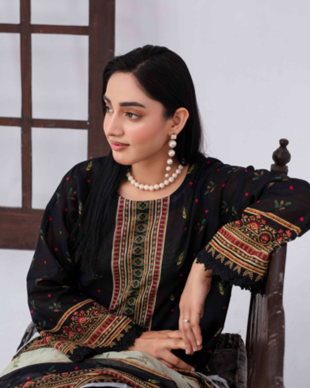 3 Piece - Mojoberry Unstitched Char Coal Ladies Banadora Print Lawn Suit