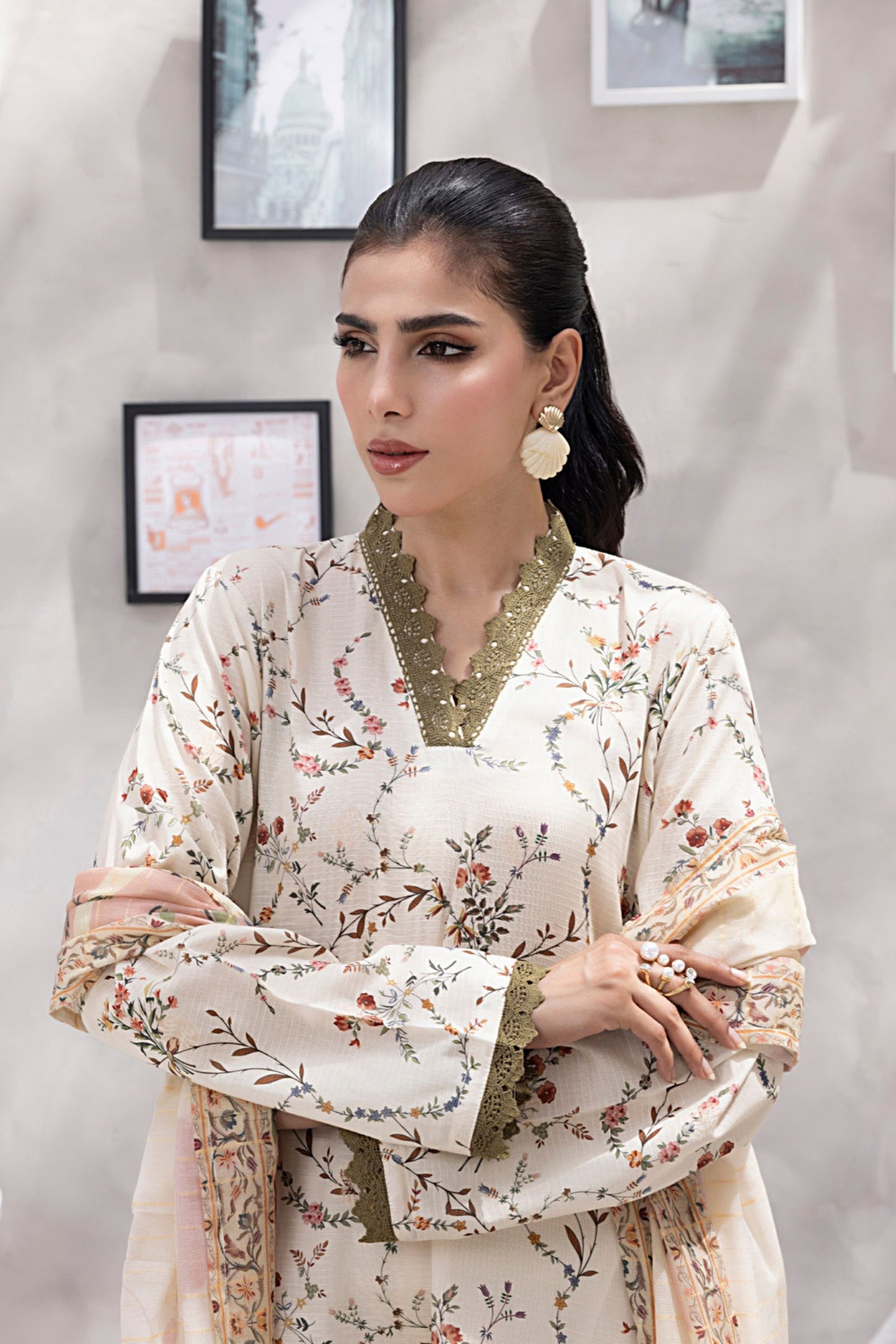 3 Pieces - Regalia Unstitched Skin Jscquard Cambric Suit