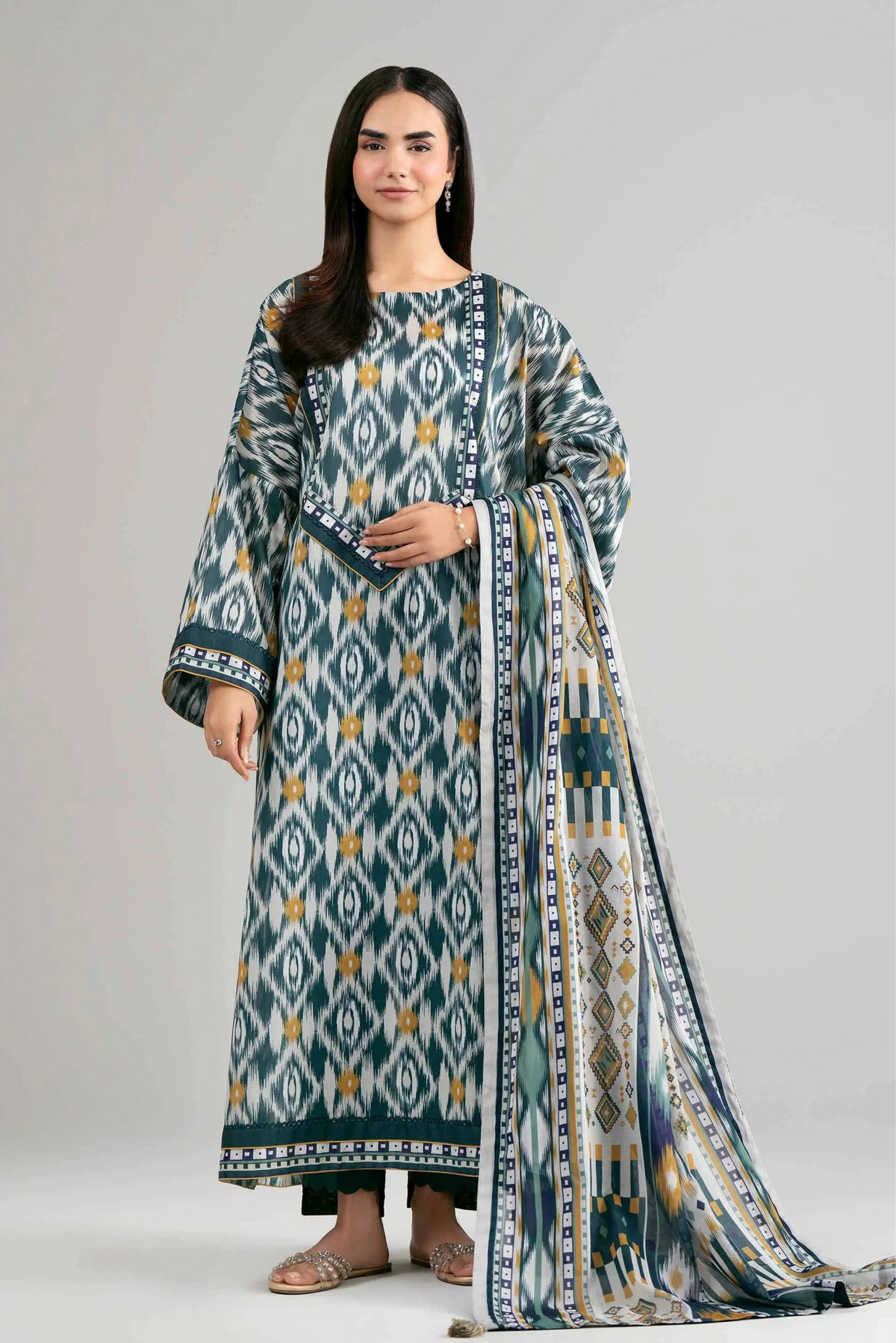 3 Pieces - Nishat Unstitched Light Grey Ladies Khaddar Suit