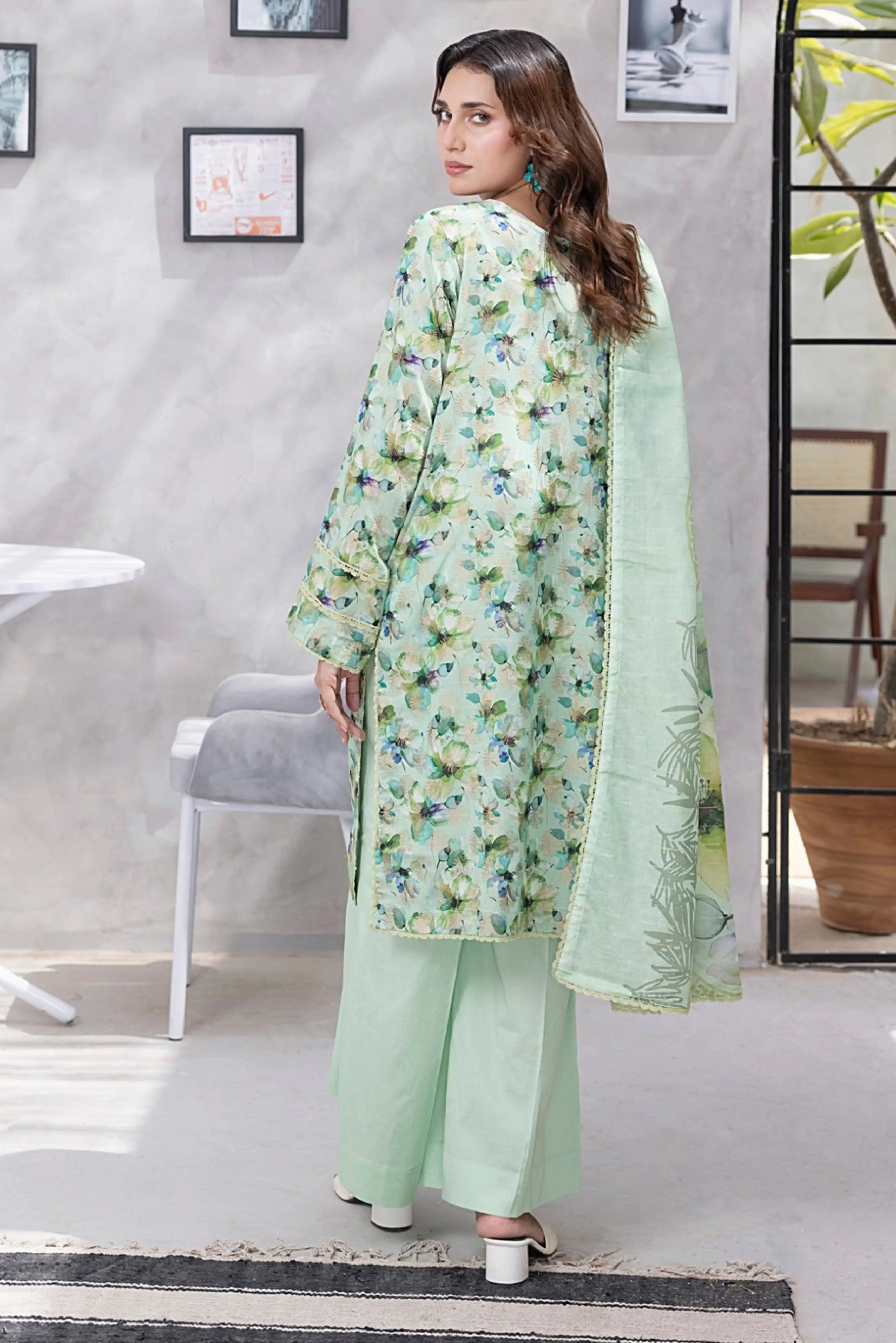 3 Pieces - Regalia Unstitched Parrot Jscquard Cambric Suit