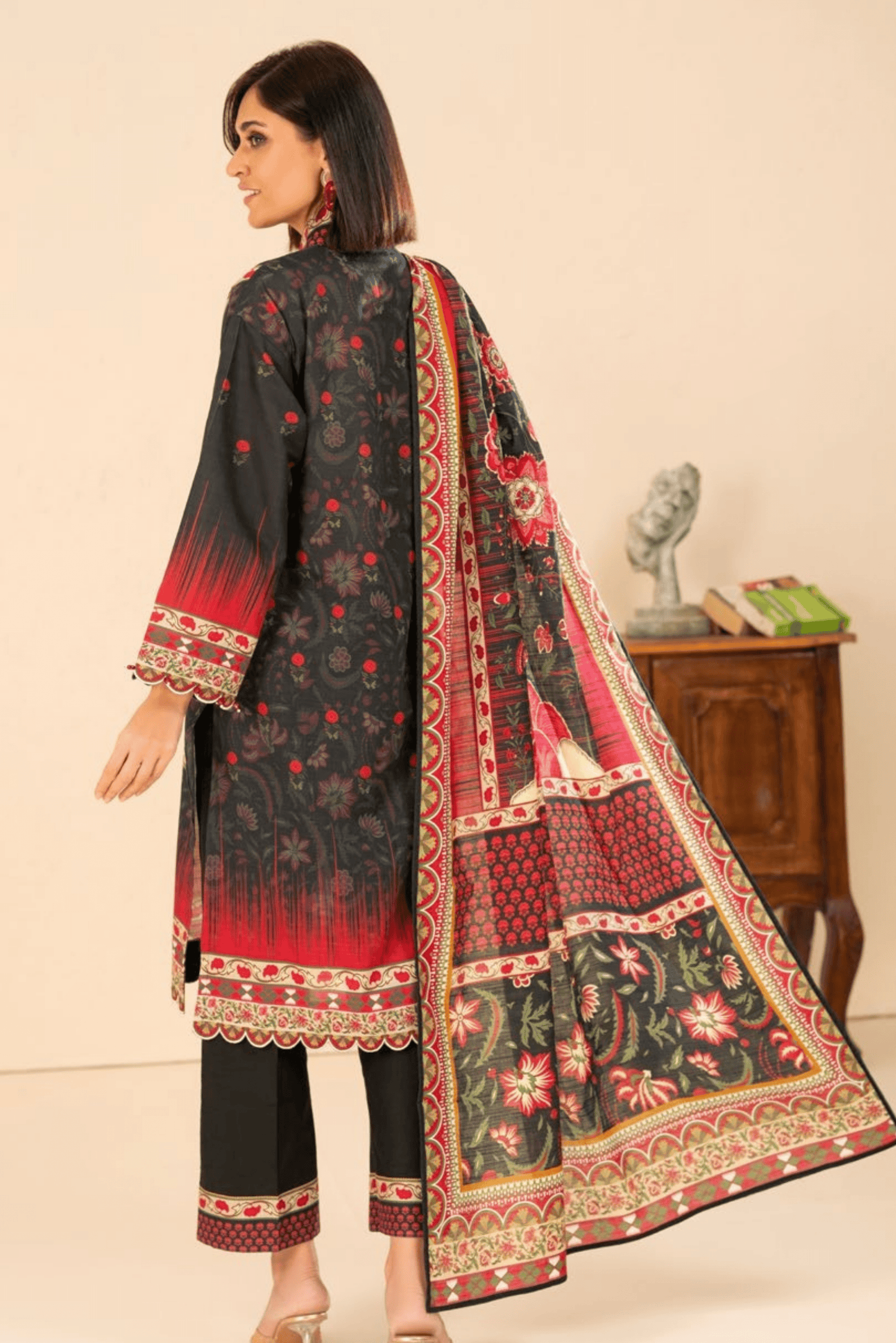 3 Pieces - GulAhmed Unstitched Black Printed Khaddar Suit