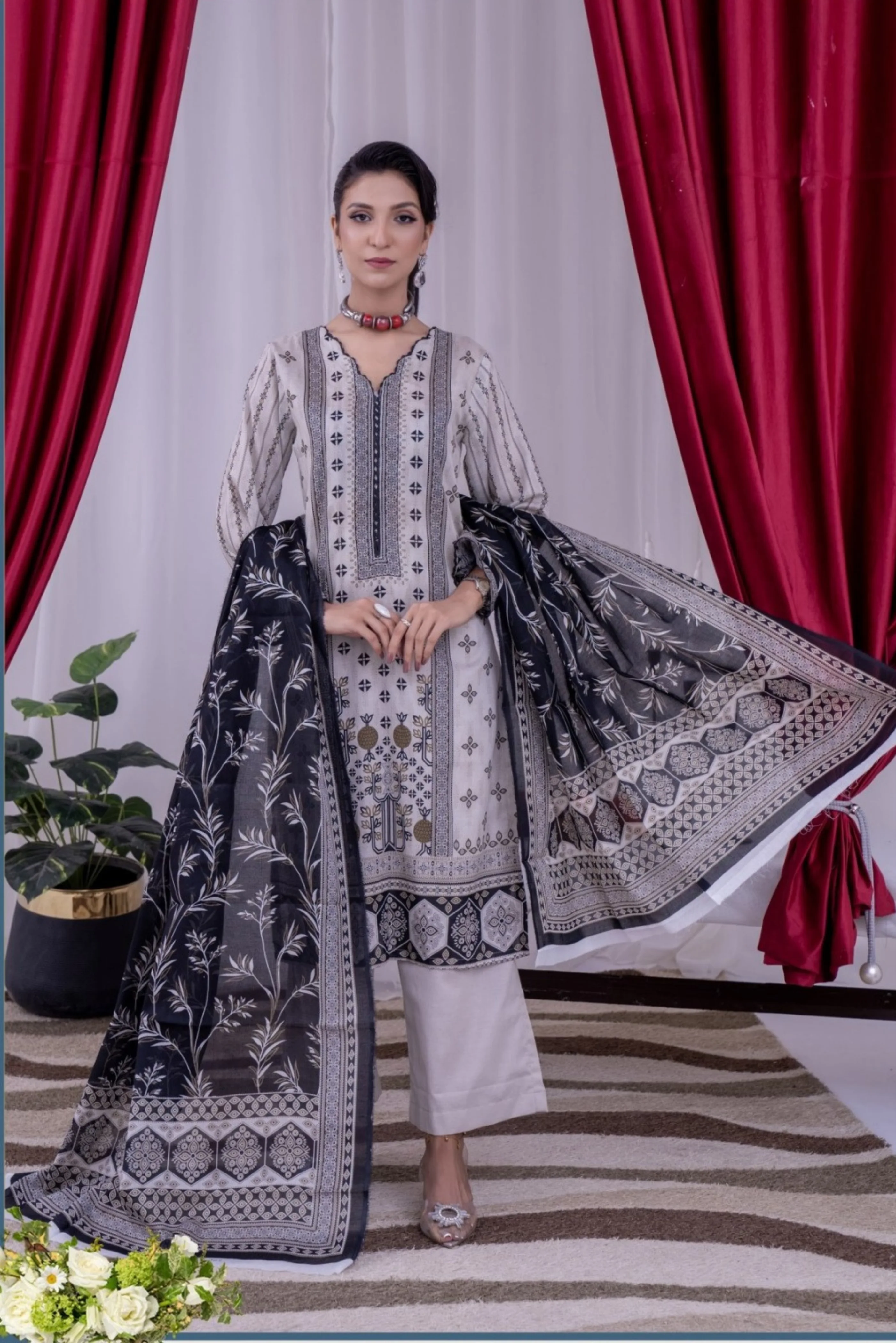 3 Piece - Arfa Unstitched PeachOff White Ladies Transliminor Magic Print Lawn Suit