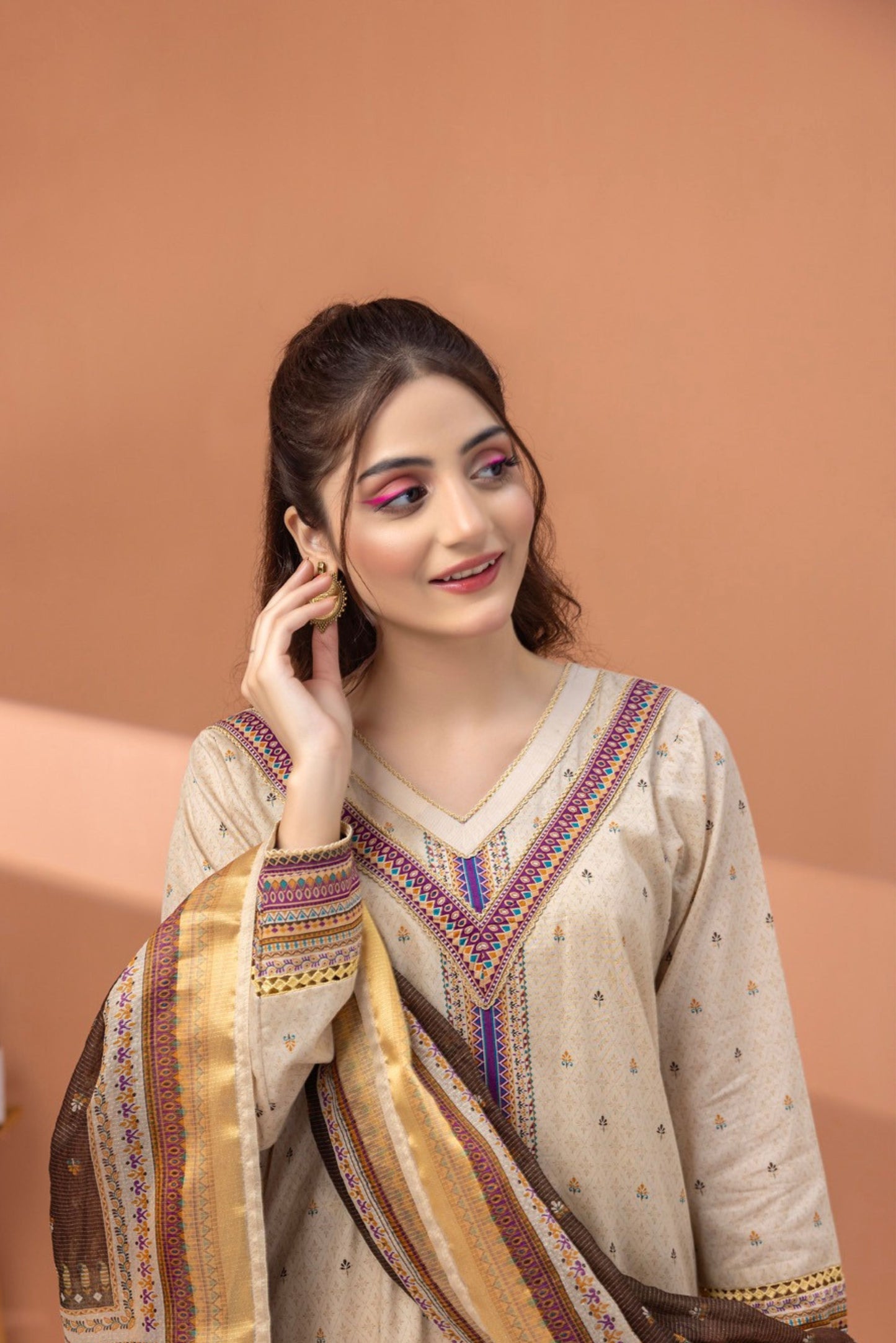 3 Pieces - Regalia Unstitched Off White Fancy Zari Dupatta Printed Shirt Lawn Suit