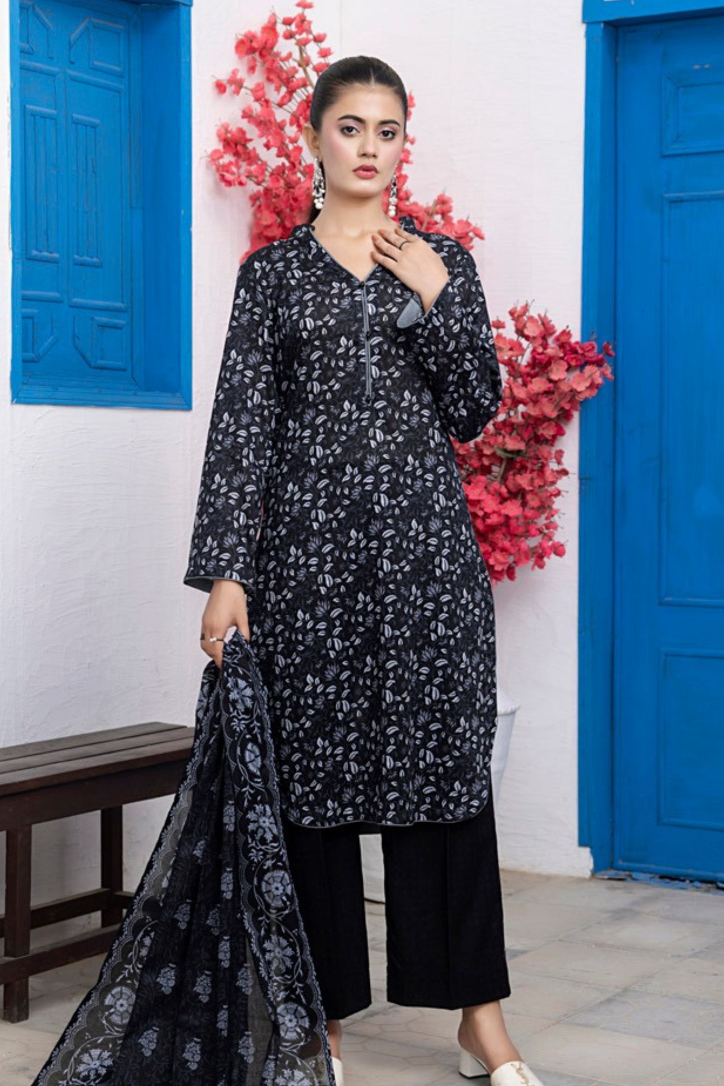 3 Pieces - Regalia Unstitched Black Print Lawn Suit m