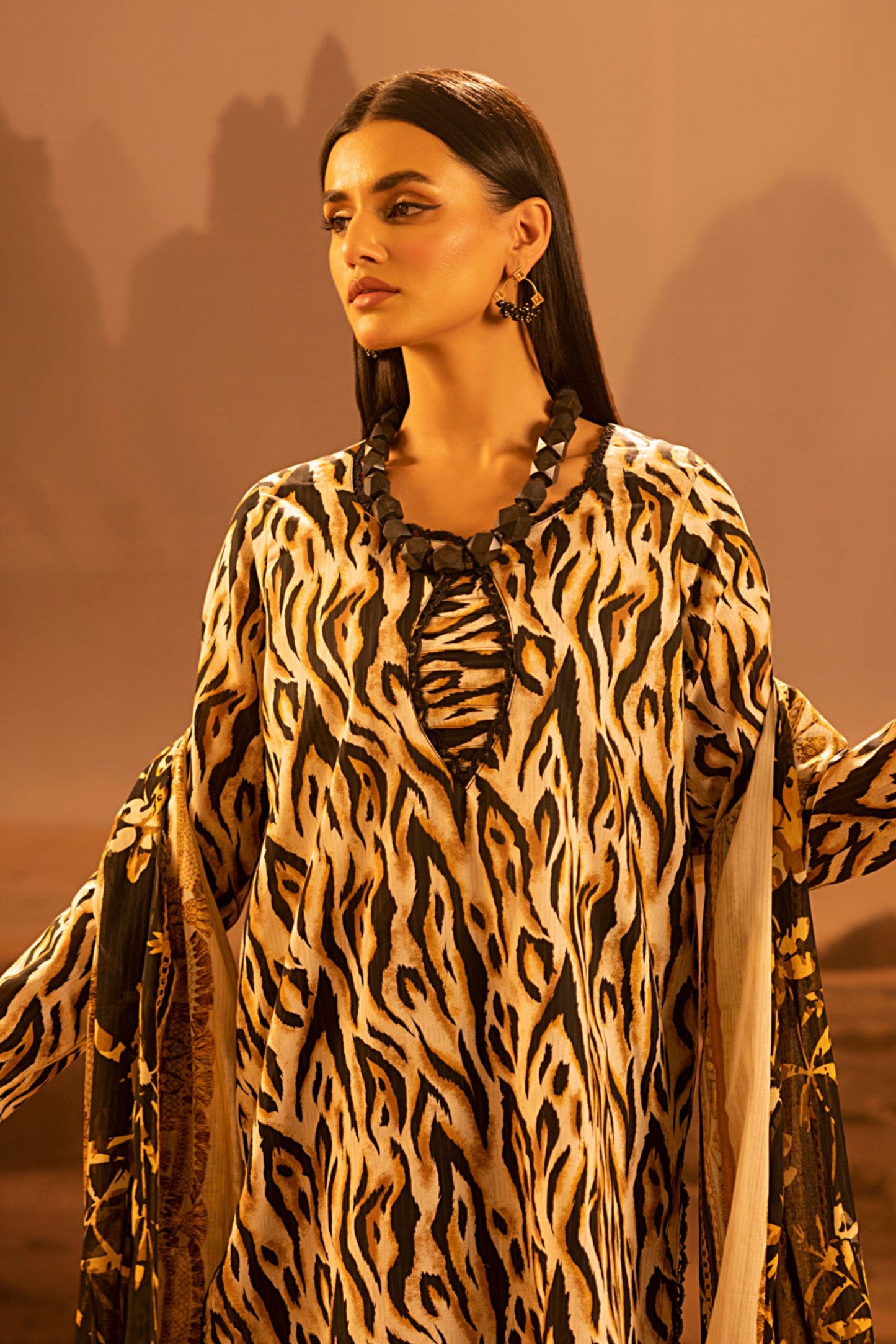 3 Pieces - Regalia Unstitched Cheeta Mid Summer Cotton Suit