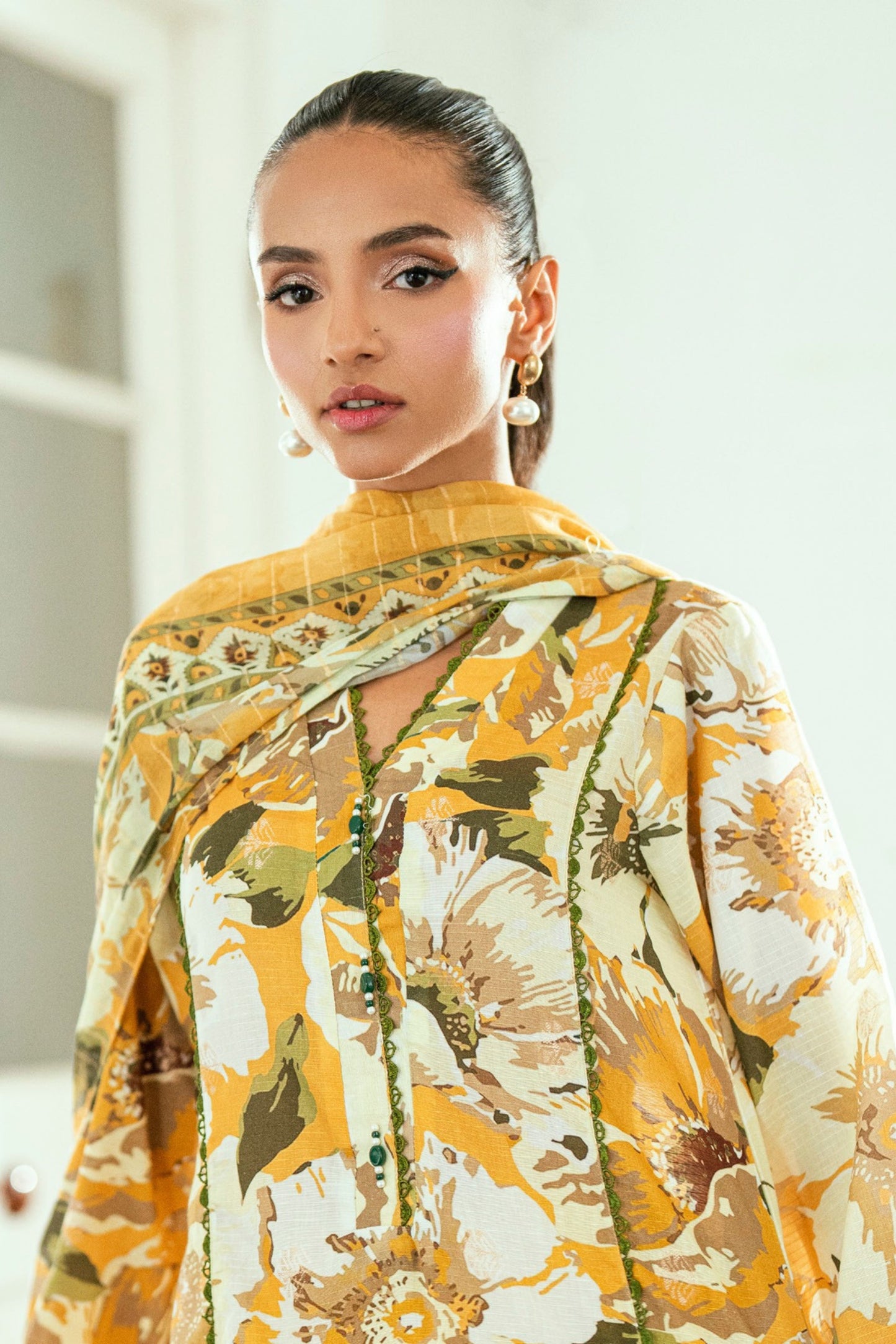 3 Pieces - Regalia Unstitched Multi Jscquard Cambric Suit
