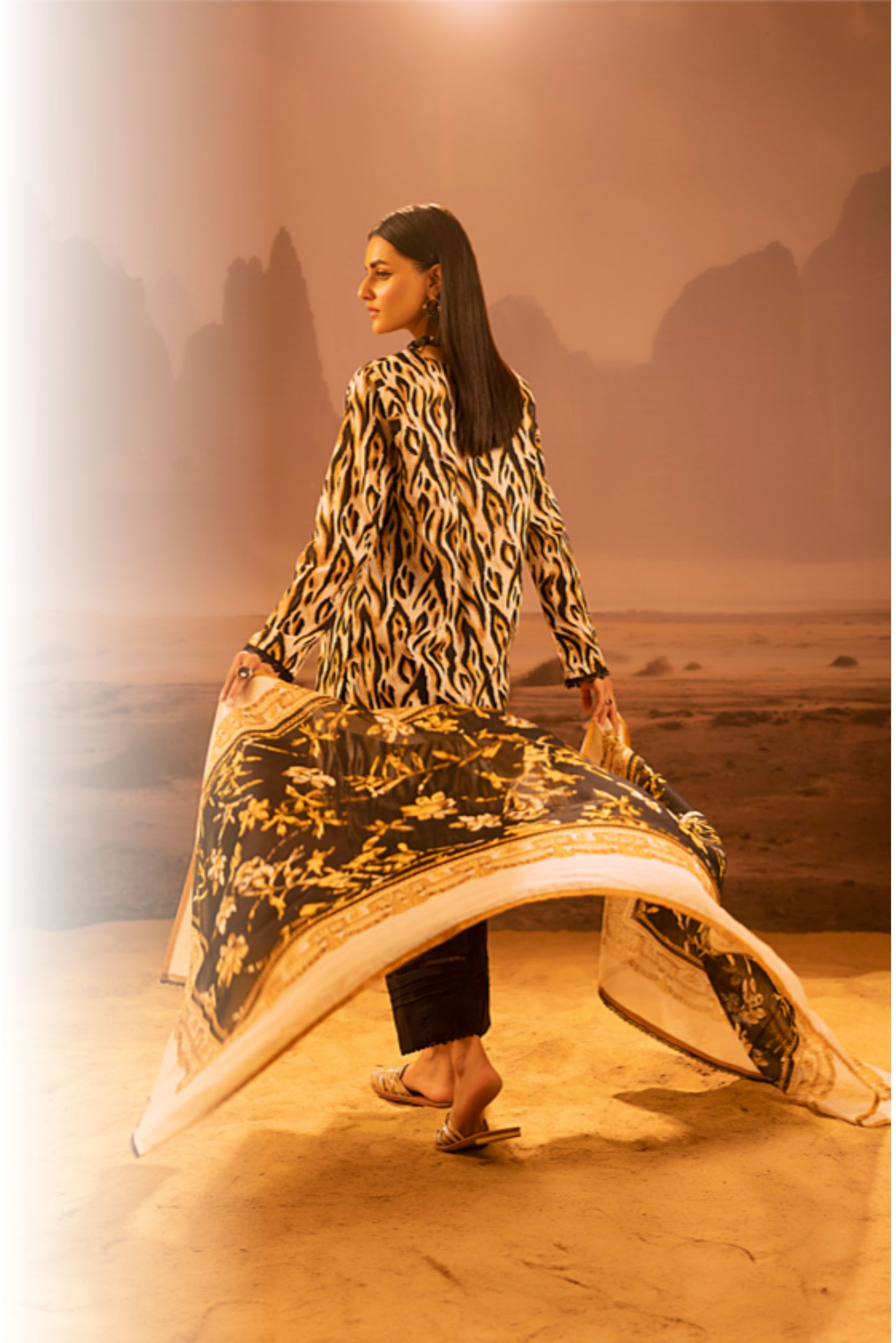 3 Pieces - Regalia Unstitched Cheeta Mid Summer Cotton Suit