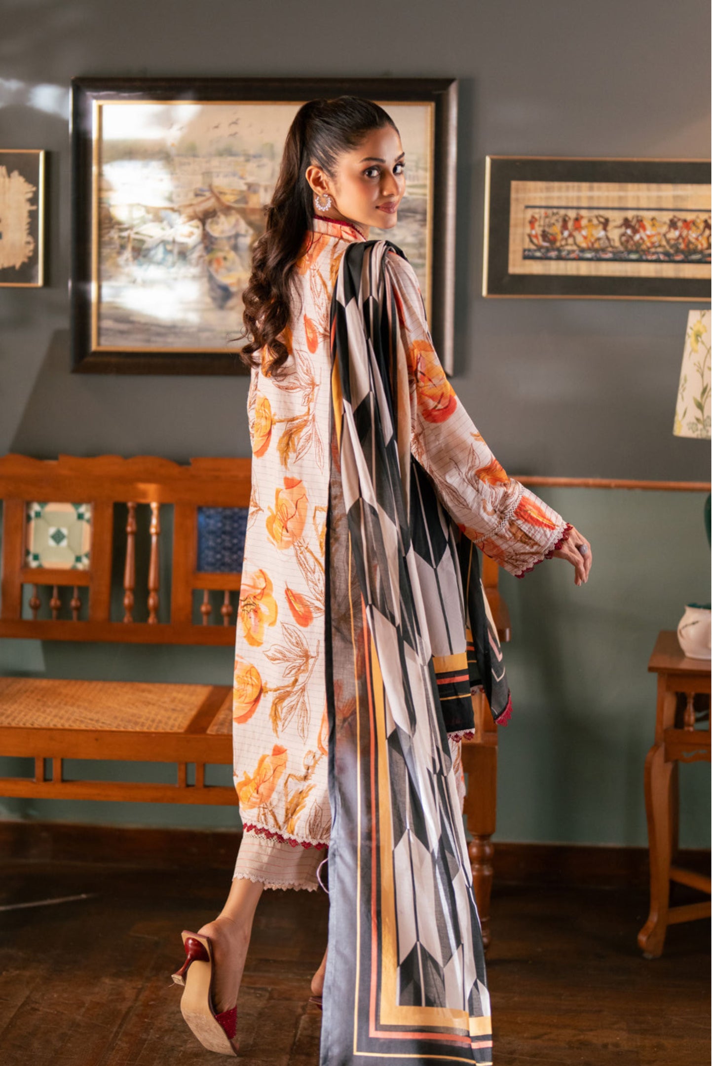 3 Pieces - Regalia Unstitched off white Bana Dora Lawn Suit