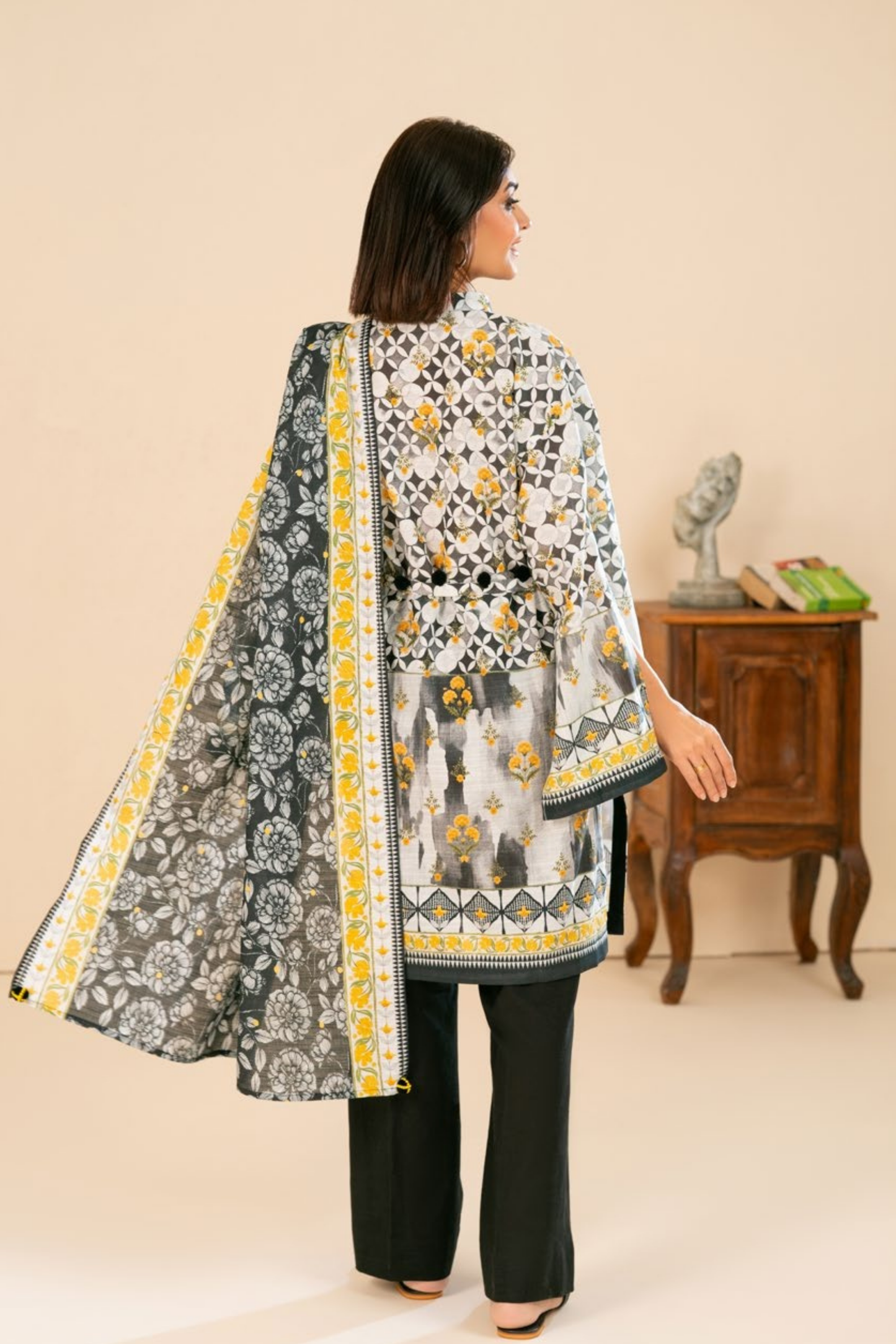 3 Pieces - GulAhmed Unstitched Black&White Printed Khaddar Suit