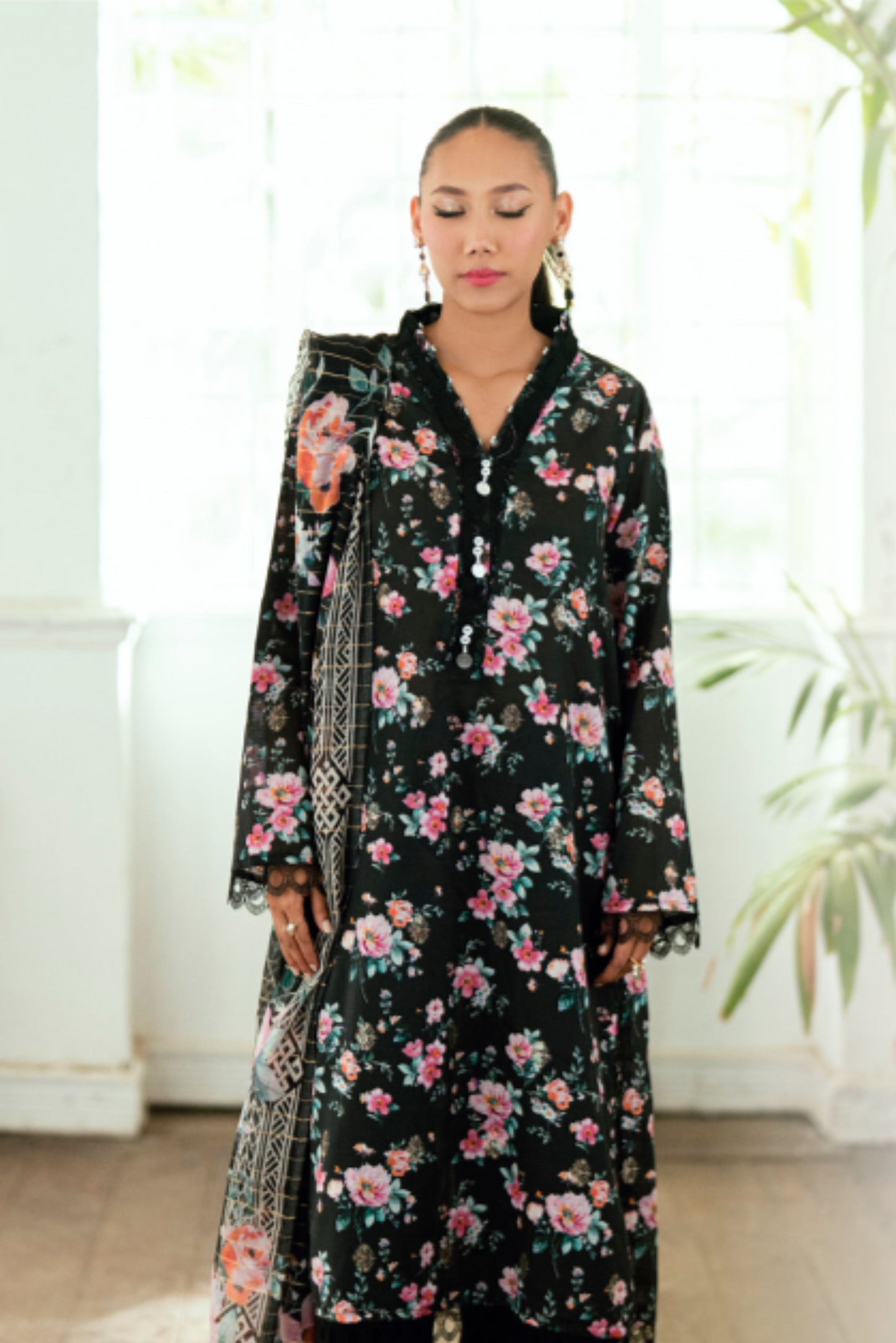 3 Pieces - Regalia Unstitched Black Jscquard Cambric Suit
