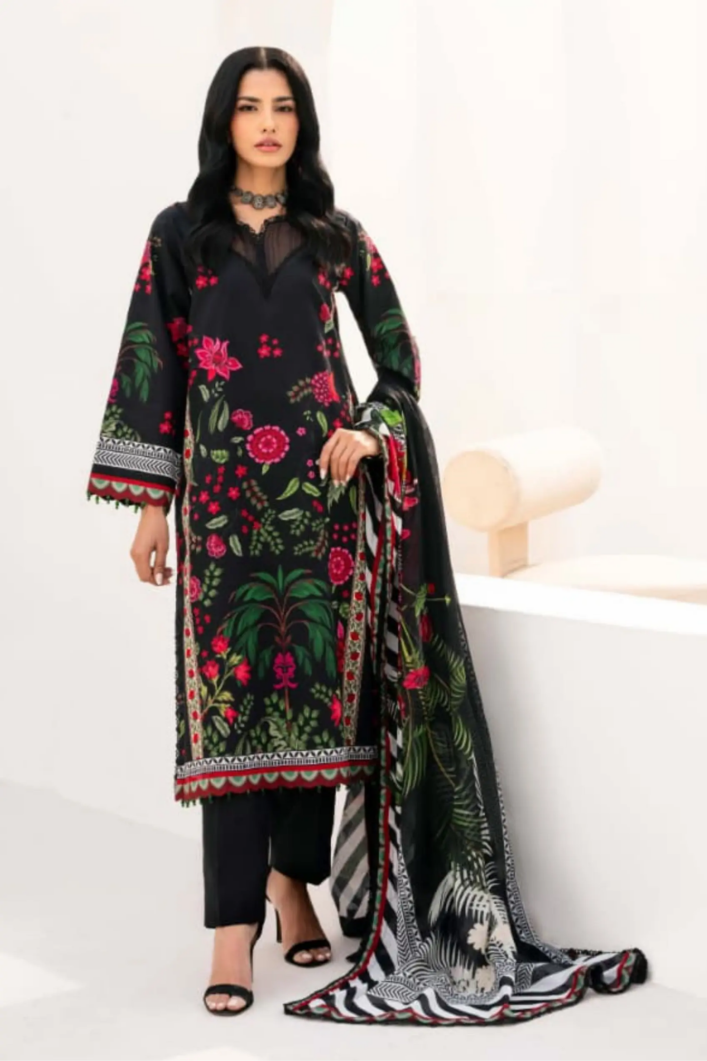 3 Pieces - Yakeen By Asifa Unstitched Black Ladies Lawn Suit