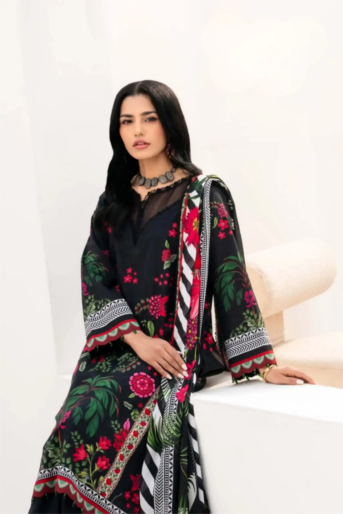 3 Pieces - Yakeen By Asifa Unstitched Black Ladies Lawn Suit