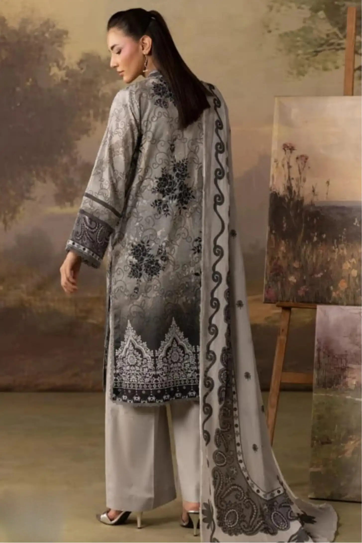 3 Pieces - Rangreza Unstitched Charcoal Grey Lawn Suit